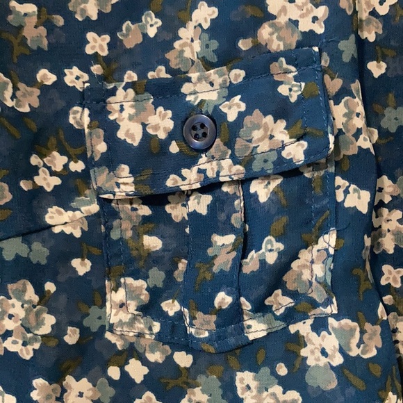 Sheer poly button down - Picture 4 of 6